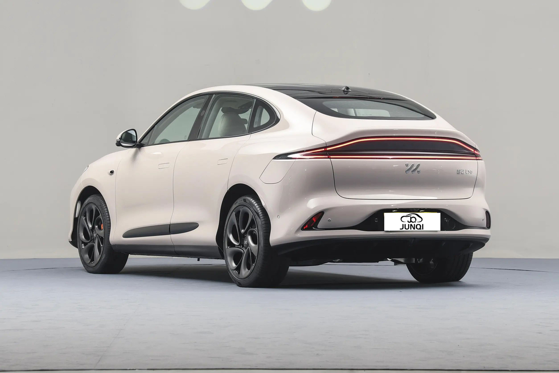 Zhiji LS6 IM Ηλεκτρικό αυτοκίνητο 4 πόρτες 5 θέσεις SUV 760 χλμ. Μακροδιάστημα Νέα Ενέργεια Ηλεκτρικό αυτοκίνητο