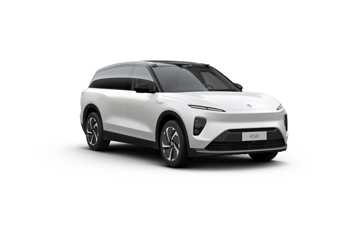 NIO ES8 Ευφυής διαδραστική εμπειρία πολυτελή εσωτερική υφή 5 θεματικά χρώματα ευρύχωρος άνετος χώρος
