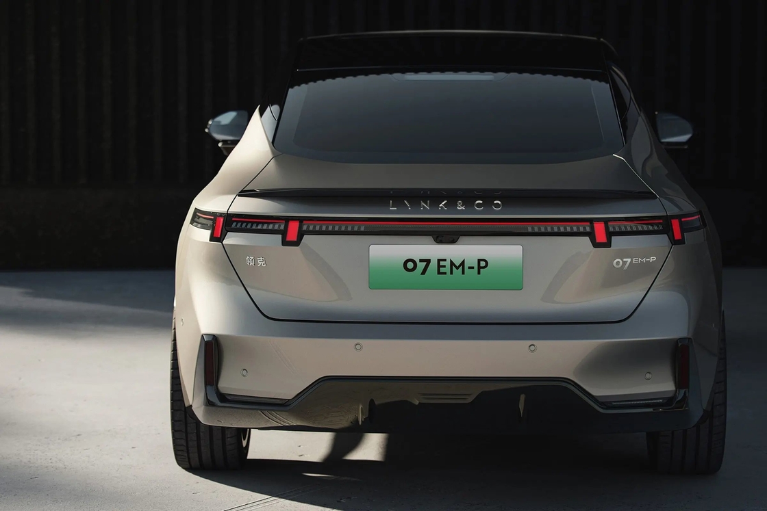 Lynk Co 07 2024 μοντέλο Em-P 126km Μακρά διάρκεια ζωής της μπαταρίας Νέο αυτοκίνητο Πολυδύναμη βιώσιμη λύση κινητικότητας για τους αστικούς καταναλωτές