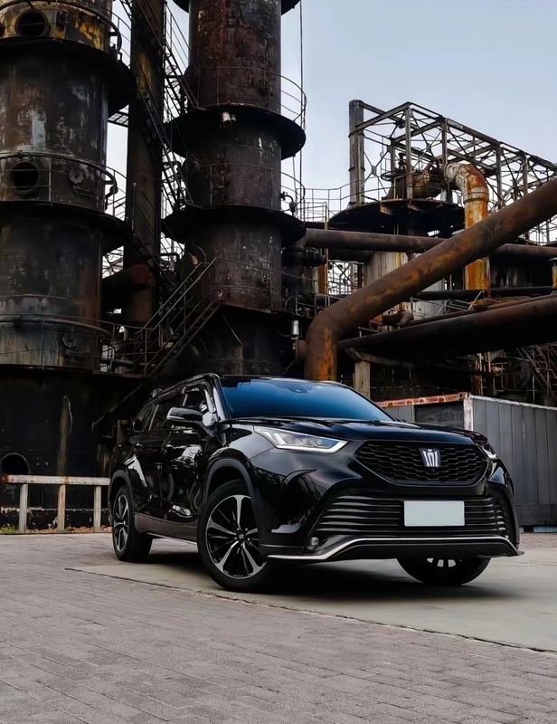 Τυπο Sedan Υβριδικό Toyota Ηλεκτρικό αυτοκίνητο 4 πόρτες 5 θέσεις Toyota Crown Land Release