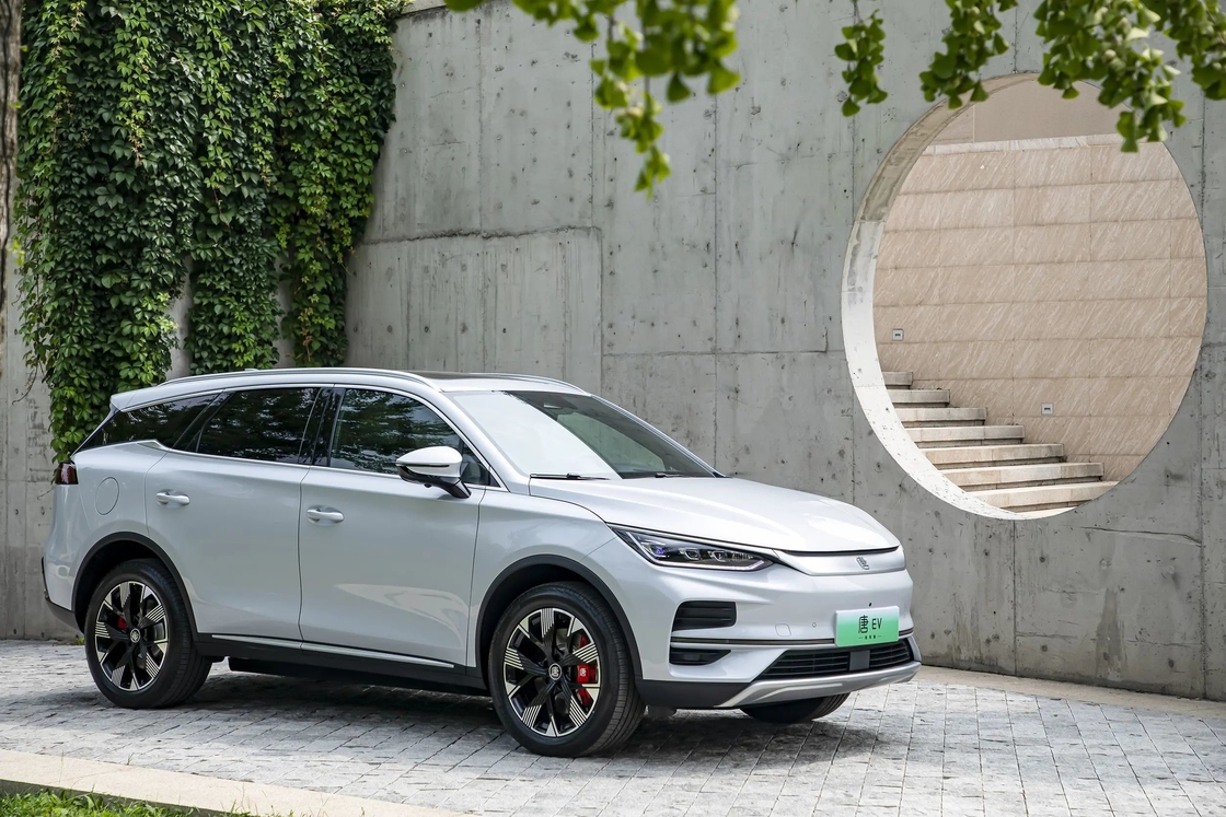 5 θέσεις BYD Tang Ηλεκτρικά οχήματα EV για μετακινήσεις στην πόλη και ταξίδια μεγάλων αποστάσεων