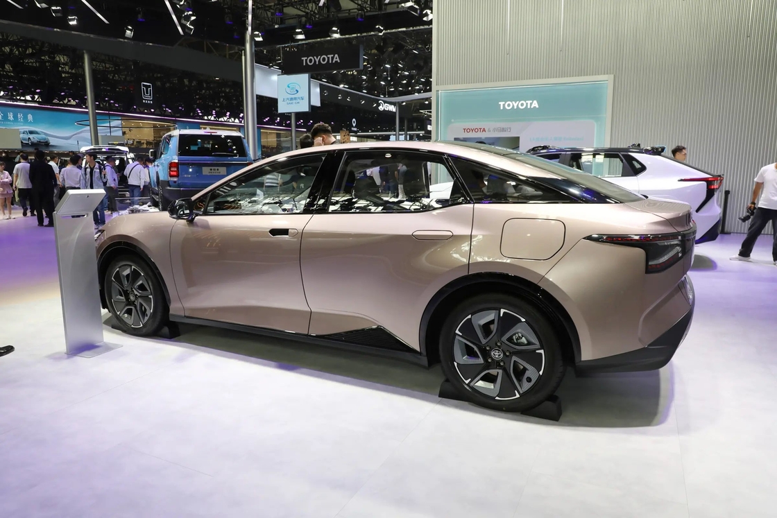 BZ3 Toyota Ηλεκτρικό Αυτοκίνητο FWD Τύπος Sedan με σχεδιασμό σχάρας υπογραφής