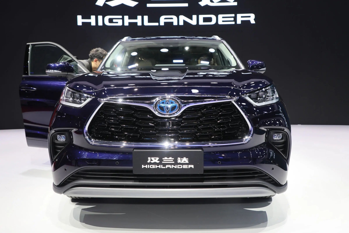 4 πόρτες 5 θέσεις Toyota Highlander αυτοκίνητο με καύσιμο τουρμποφορτιζόμενη ισχύ και υβριδικό σύστημα