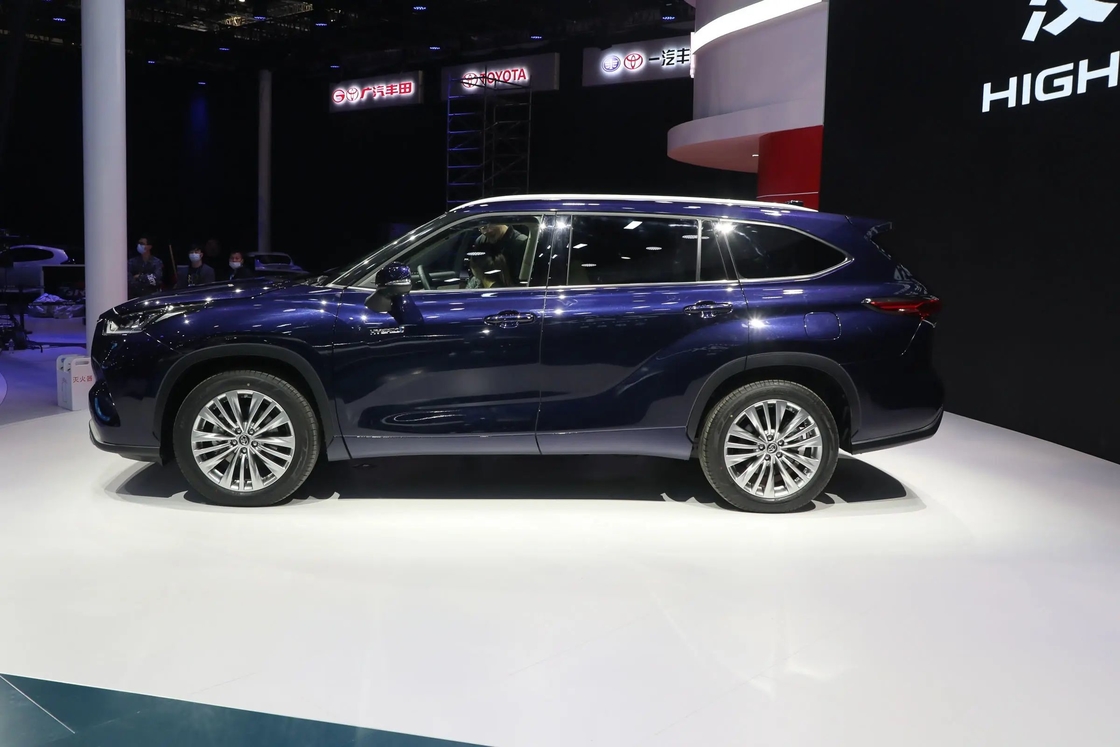 Μέσα Toyota Cross Car SUV Hybird 2.5L 7 θέσεις Hanlanda 2.5L Ελίτ έκδοση