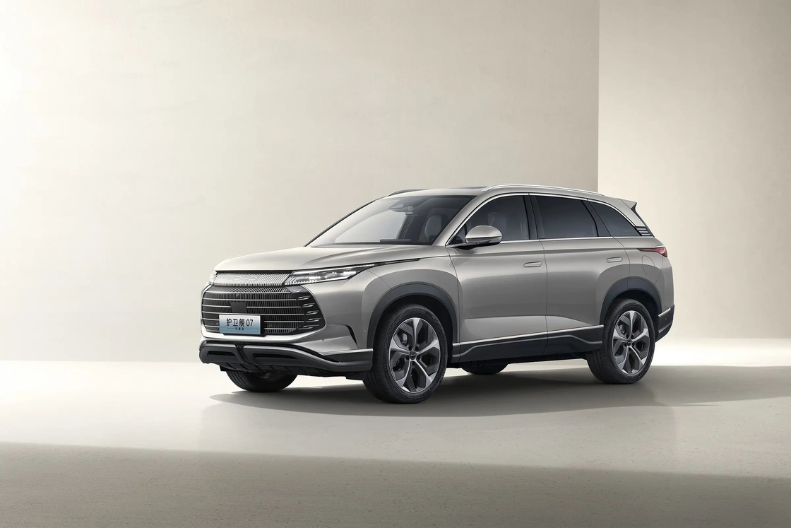 BYD Ηλεκτρική Φρεγάτα Αυτοκινήτου 07 Glory Edition Εξάγωνο Σχεδιασμό Κέλυφος Λευκό εσωτερικό χρώμα