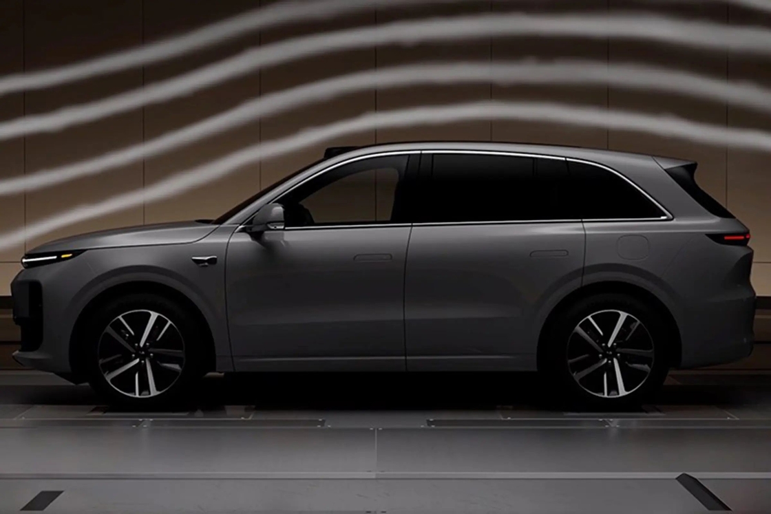 Ηλεκτρικό αυτοκίνητο Lixiang L6 Υψηλής απόδοσης SUV με 1,5 τόνους επεκτάτη εμβέλειας και 1390 χιλιόμετρα για επαγγελματίες αγοραστές