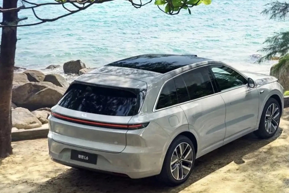 Ηλεκτρικό αυτοκίνητο Lixiang L6 υψηλής απόδοσης SUV με 1,5 τόνους εκτετατή αυτονομίας και 1390 χλμ αυτονομίας για την επιχείρησή σας στην παγκόσμια αγορά