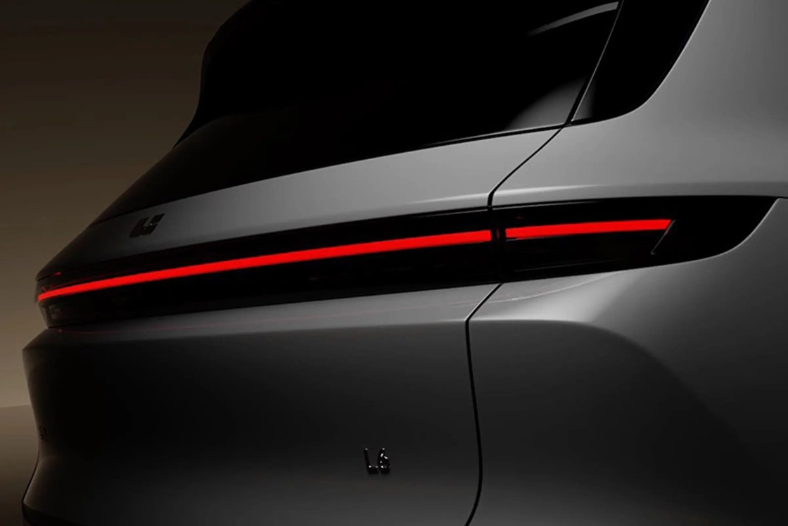 Ηλεκτρικό αυτοκίνητο Lixiang L6 Υψηλής απόδοσης SUV με 1,5 τόνους επεκτάτη εμβέλειας και 1390 χιλιόμετρα για επαγγελματίες αγοραστές