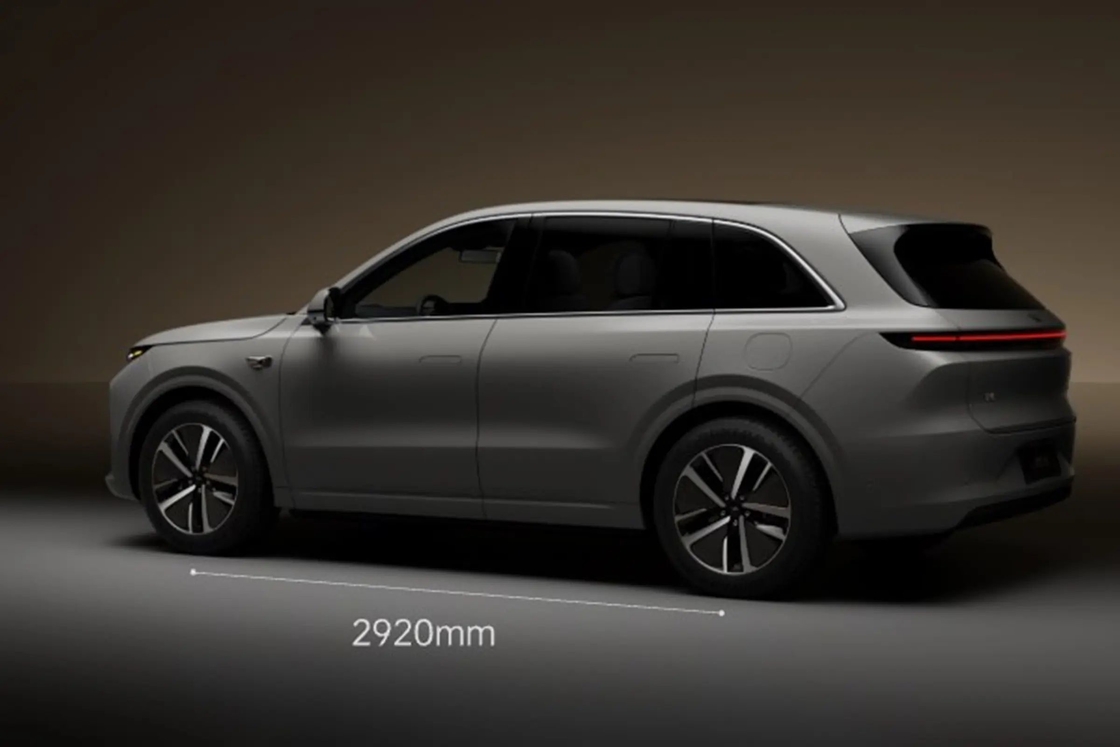 Ηλεκτρικό αυτοκίνητο Lixiang L6 Υψηλής απόδοσης SUV με 1,5 τόνους επεκτάτη εμβέλειας και 1390 χιλιόμετρα για επαγγελματίες αγοραστές