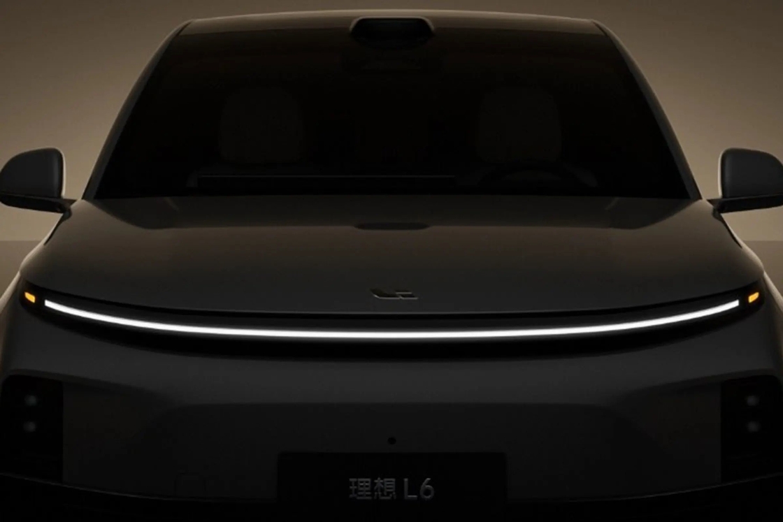 Ηλεκτρικό αυτοκίνητο Lixiang L6 Υψηλής απόδοσης SUV με 1,5 τόνους επεκτάτη εμβέλειας και 1390 χιλιόμετρα εμβέλειας