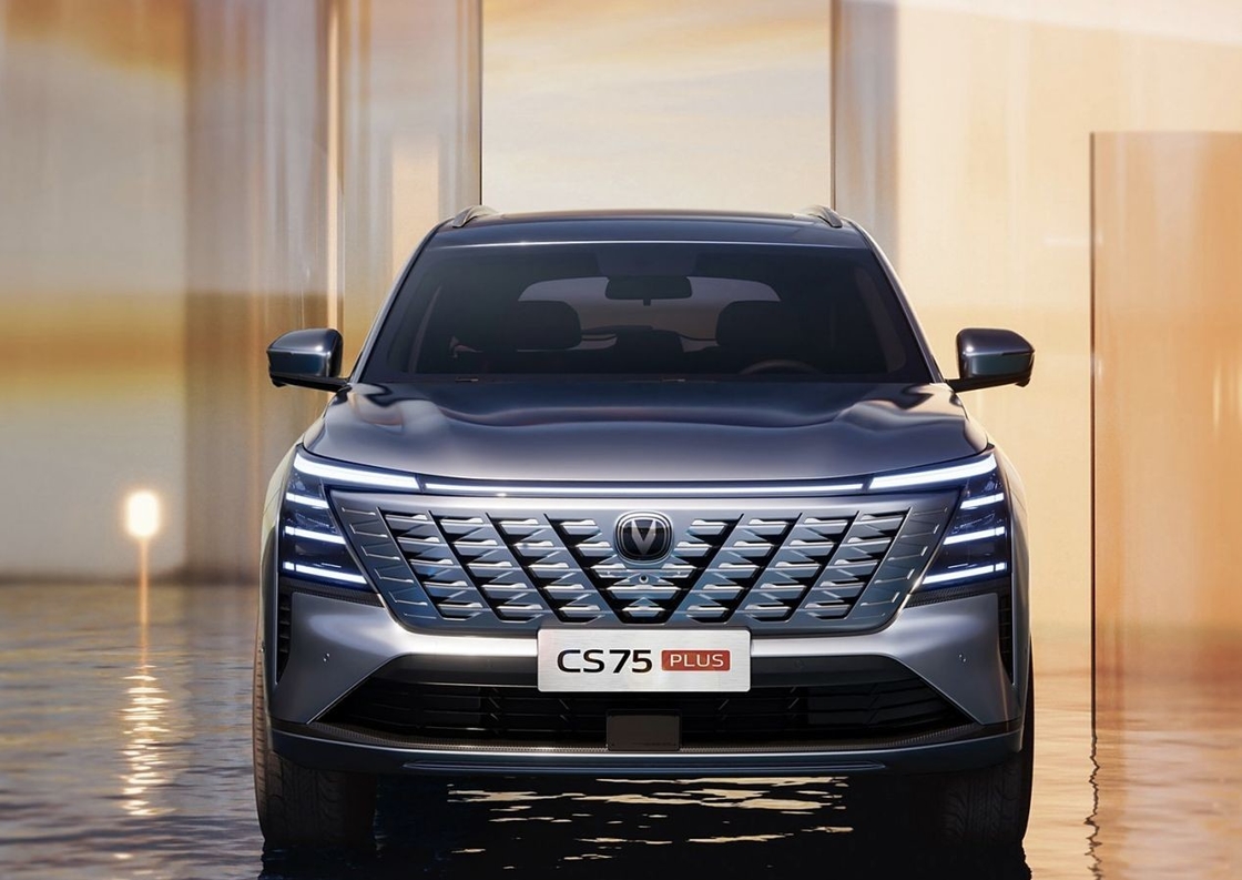 Βενζίνη Changan CS75 Plus Αυτοκίνητο 10 - 15km/L Αποδοτικότητα καυσίμου 200km/h Μέγιστη ταχύτητα