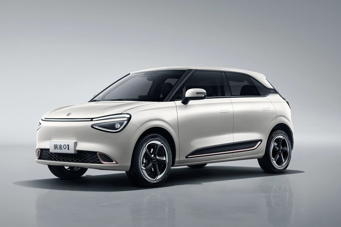 2024 Dongfeng Nammi 01 RHD 330km σεντάν ηλεκτρικά αυτοκίνητα νέας ενέργειας κατασκευασμένα στην Κίνα προς πώληση