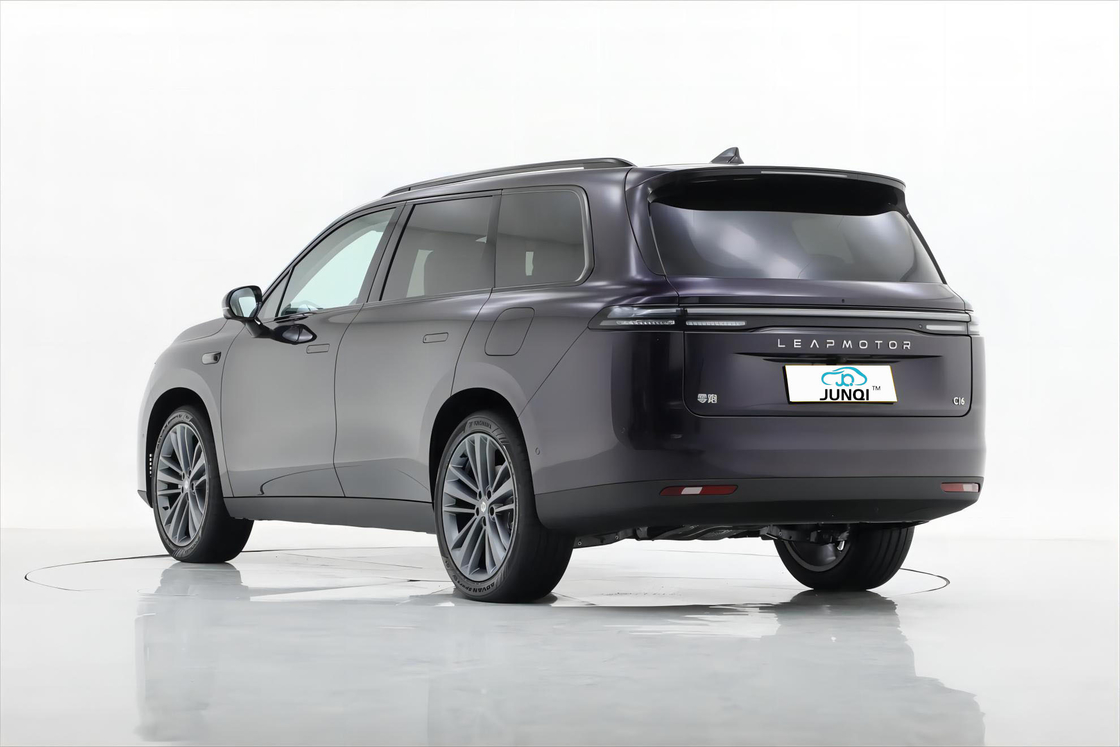 Leapmotor Ηλεκτρικό αυτοκίνητο Zero Run C16 3 μοντέλα 10,25 ιντσών πλήρες πίνακα ελέγχου LCD για σαφή εμφάνιση πληροφοριών οδήγησης