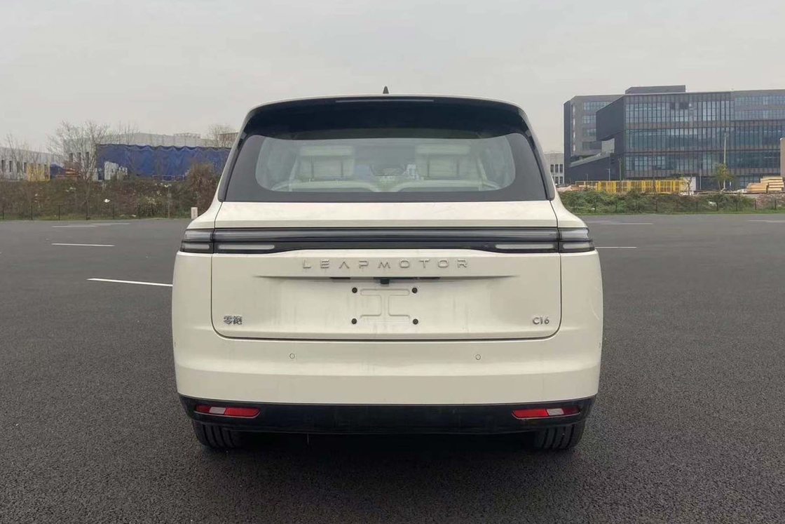 Leapmotor Ηλεκτρικό αυτοκίνητο Zero Run C16 3 μοντέλα 10,25 ιντσών πλήρες πίνακα ελέγχου LCD για σαφή εμφάνιση πληροφοριών οδήγησης