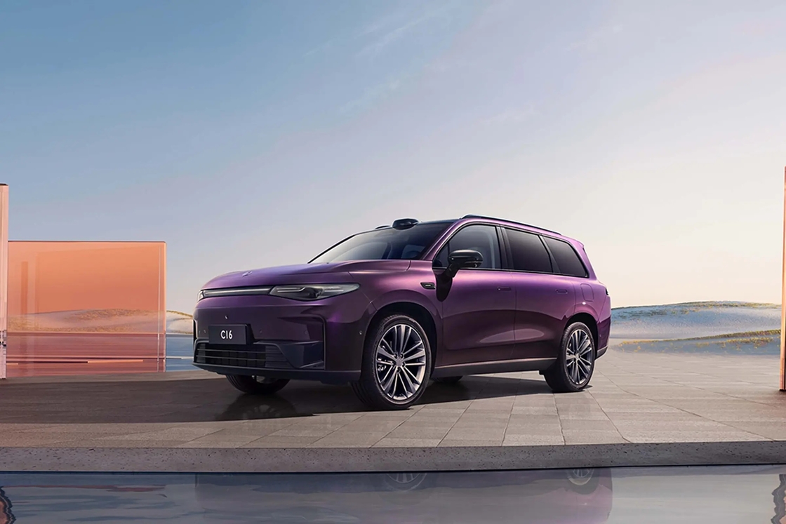 Υβριδικό αυτοκίνητο Leapmotor C16 2WD Μεγάλη εμβέλεια 200 χλμ. Καθαρό ηλεκτρικό αυτοκίνητο Μεγάλη ηλεκτρική οδήγηση Υβριδικό αυτοκίνητο